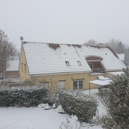Au Relais Du Canal A Grand Gabarit Nesle Exteriér fotografie