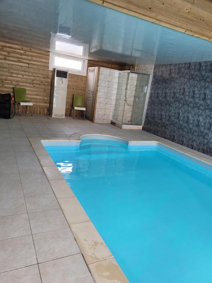 Au Relais Du Canal A Grand Gabarit Nesle Exteriér fotografie